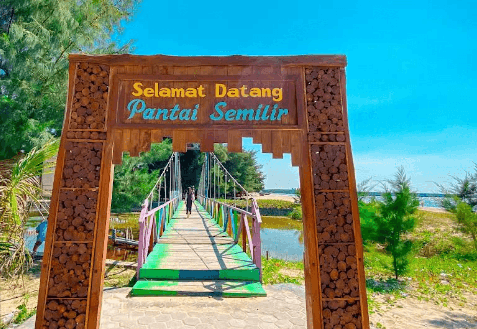 Rahasia Kecantikan Pantai Semilir! 5 Spot Foto Instagramable yang Harus Dicoba 3 pantai semilir