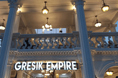 gresik empire cafe
