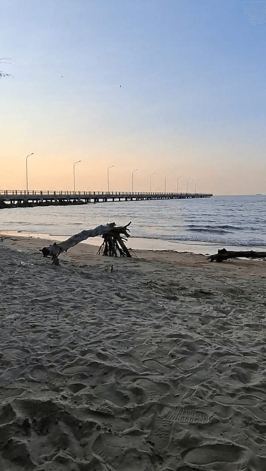4 Spot Fotografi Terbaik di Pantai Dermaga Tuban, Wajib Dikunjungi! 5 Spot Fotografi Terbaik di Pantai Dermaga Tuban