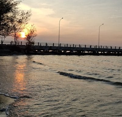 Spot Fotografi Terbaik di Pantai Dermaga Tuban