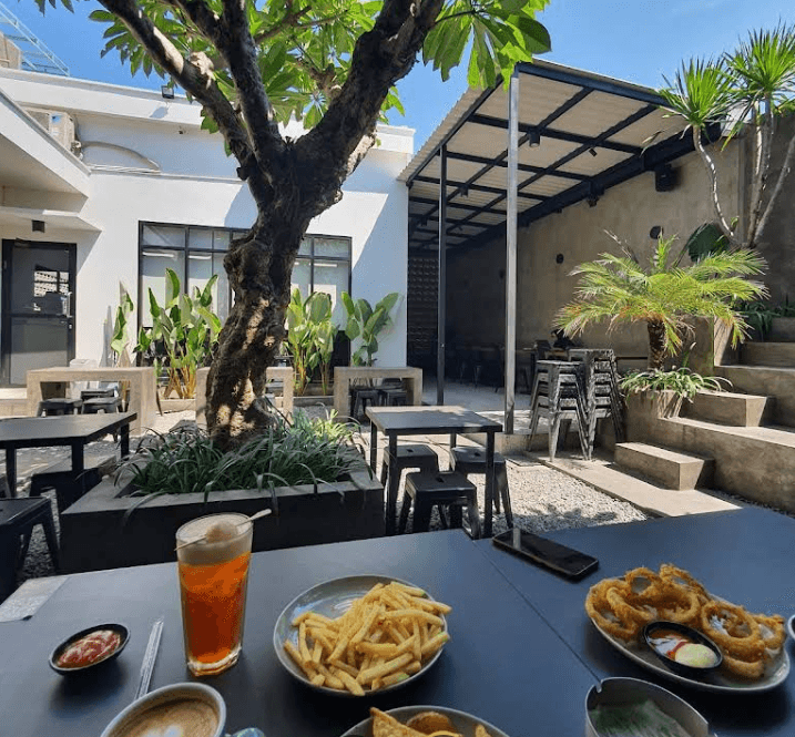 5 Cafe di Jombang dengan Suasana Cozy Bikin Betah Nongkrong! 8 café di jombang