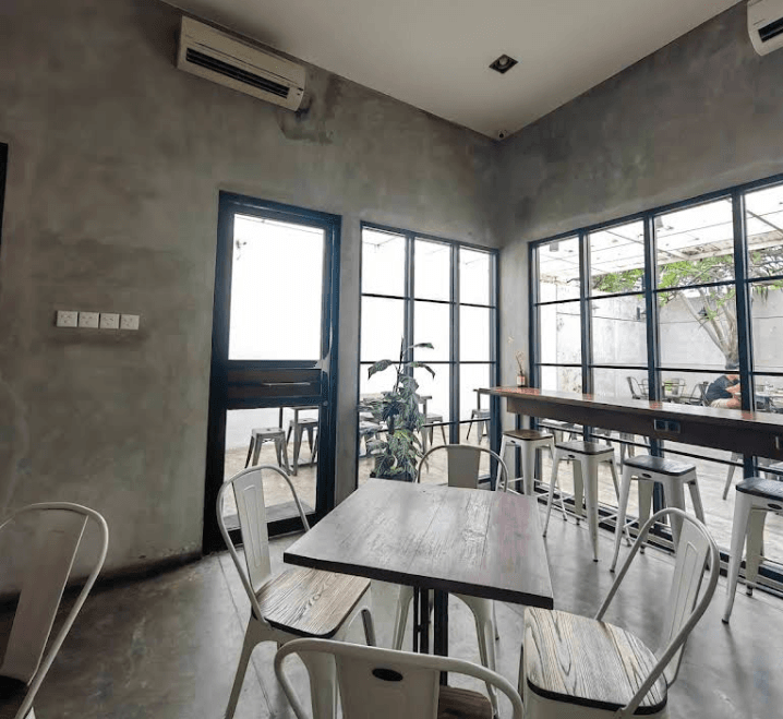 5 Cafe di Jombang dengan Suasana Cozy Bikin Betah Nongkrong! 7 café di jombang