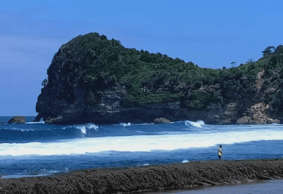 4 Cerita Mistis dan Mitos di Balik Pantai Parang Dowo Malang