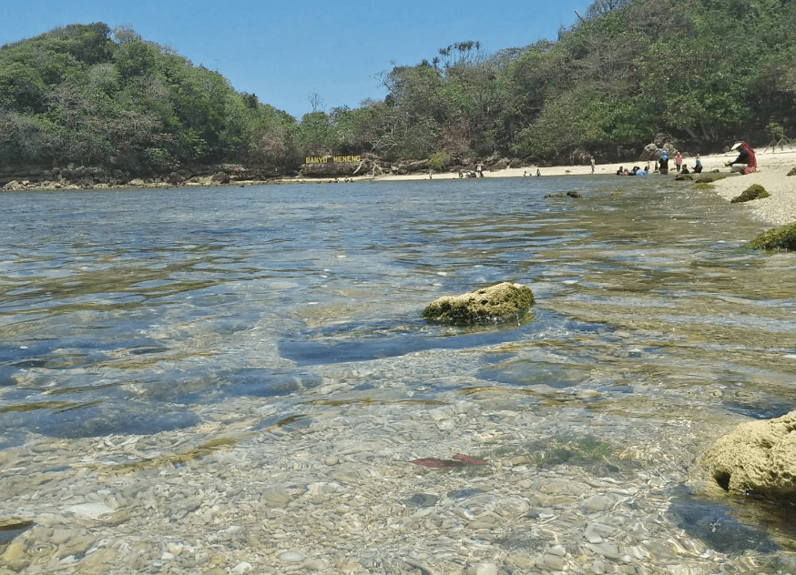 6 Spot Foto Instagramable di Pantai Banyu Meneng yang Wajib Kamu Coba 3 Pantai Banyu Meneng