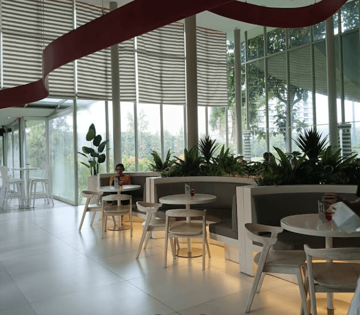10 Cafe Ternyaman di Surabaya: Nyaman, Estetik, dan Wajib Masuk Wishlist! 19 cafe ternyaman di Surabaya