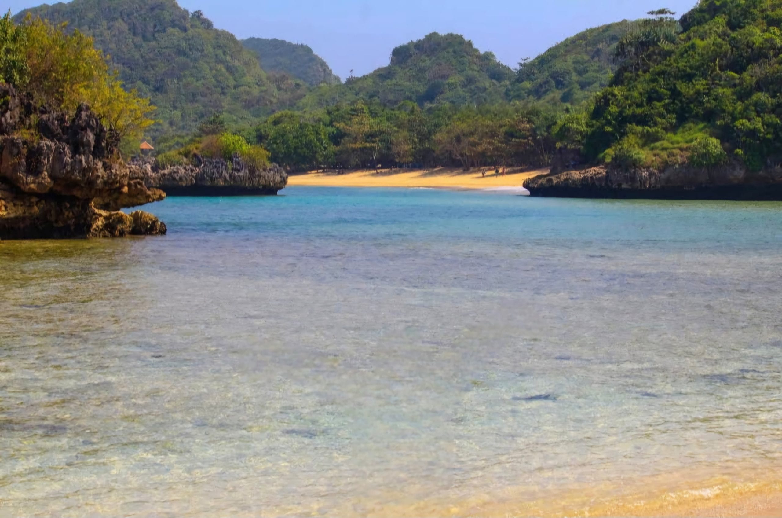 6 Spot Foto Instagramable di Pantai Gatra Malang yang Bikin Feed Makin Estetik 3 pantai gatra malang